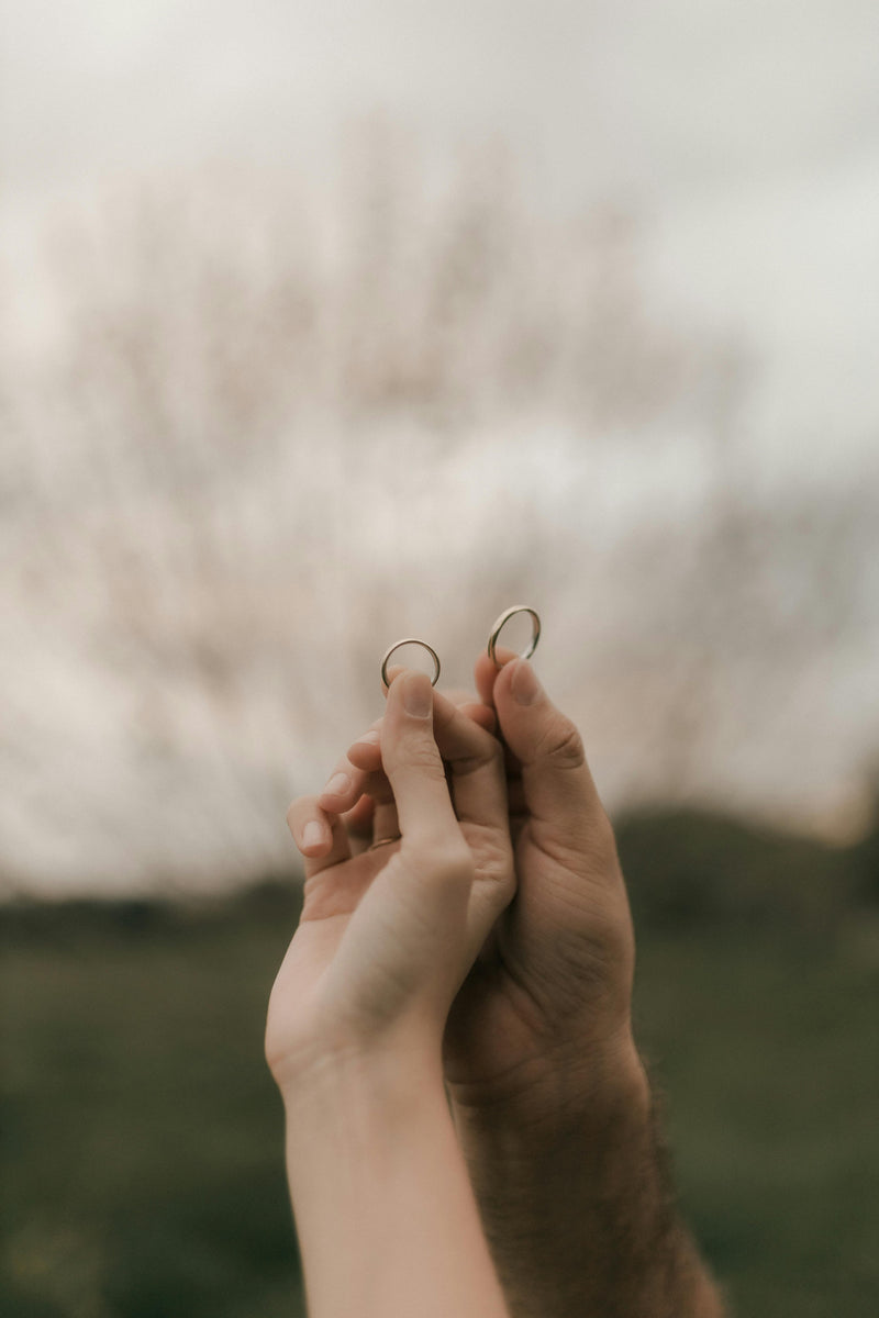5 Moments You’ll Look at Your Wedding Ring and Feel Everything